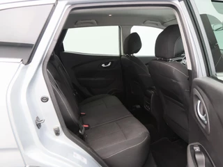 Renault Kadjar 1.3 140 Pk TCe Equilibre | Stoelverwarming | Camera | Cruise control | Climatronic | Navigatie | 17 Inch | 55.398 Km !! / 33