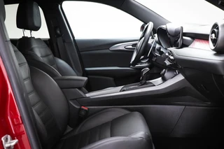 Alfa Romeo Tonale 1.5T Hybrid Edizione Speciale | LEDER / WINTER- PACK | STOELVENTILATIE | STUURVERWARMING | HARMAN  KARDON | 19" / 5