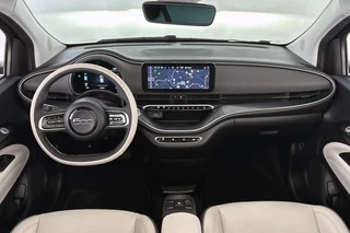 Fiat 500 C La Prima 42 kWh Cabrio Leder Stoelverwarming Achteruitrijcamera 17" / 8