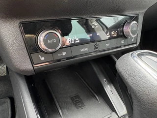 Škoda Kamiq 1.0 TSi DSG 110pk Business Edition  NAVI/CARPLAY/VIRTUAL/CLIMA/CRUISE/PDC/STOELVERWARMING / 7