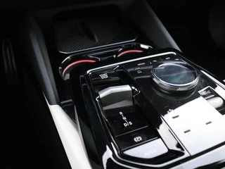 BMW 5-serie Touring 550e xDrive M-SPORT PRO | LEDER | PANO-DAK | HEAD-UP | LEDER | BOWERS & WILKINS | TRAVEL-PAKKET | SURROUND PAKKET | INNOVATIE-PAKKET | ( NWPRIJS 105.000,- ) | SOH 97.4% | / 31