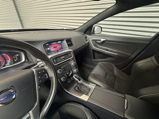 Volvo V60 1.5 T3 R-DESIGN NAVI/PDC/TREKH/STOEL VOORRUIT VERW/enz / 9