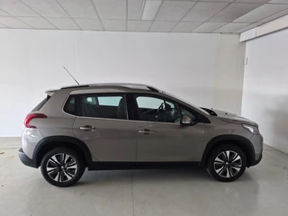 Peugeot 2008 1.2 Automaat Allure / 7