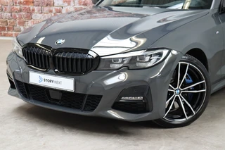 BMW 3 Serie Sedan 330i Executive M Sport Pakket Automaat  / Live Cockpit Professional / Schuif-/kanteldak / Sportstoelen / Achteruitrijcamera / Active Cruise Control met Stop en Go-functie / 19 Inch / Hifi / M Sportremsysteem / Leder / Shadow Line / Neerklapbare Achterbank / Extra Getint Glas / 2