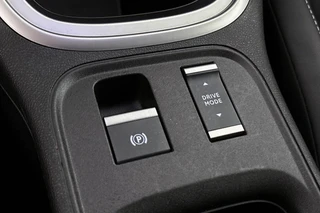 Jeep Avenger 1.2 e-Hybrid Altitude JBL Keyless Elektrische Achterklep / 36