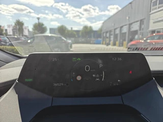 Toyota Prius 2.0 Plug-in Hybrid 220 PARK-SENSOREN BLIND-SPOT KEYLESS STOEL/STUURVERW CAMERA APPLE/ANDROID DAB+ LM-VELGEN AD-CRUISE ELEK-ACHTERKLEP / 29
