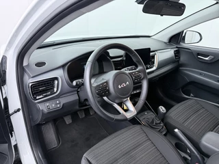 Kia Stonic 1.0 T-GDi MHEV DynamicLine  - Apple Carplay/ Android Auto - Cruise Control - Airco - Achteruitrijcamera - Fabrieksgarantie tot 02-2032 of 150.000km / 18