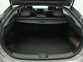 Hyundai IONIQ 1.6 GDi PHEV Comfort Carplay navigatie | Trekhaak | Camera | S / 16