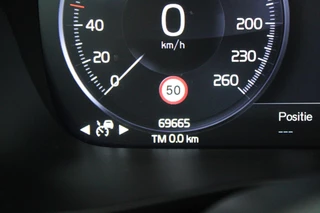 Volvo XC40 1.5 129pk Automaat T2 Core Camera Keyless Sportstoelen Stoelverwarming Navigatie / 27