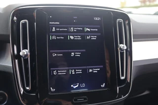 Volvo XC40 T4 Momentum | Stoelverwarming | Trekhaak | Parkeercamera | Keyless / 41
