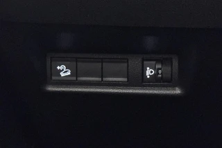 Jeep Avenger 1.2 e-Hybrid Altitude Achteruitrijcamera Apple CarPlay 17" / 22