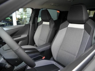 Opel Frontera 1.2 Turbo Hybrid GS 7p. | Van €36700,- voor €29950,- | Nieuwe auto | Automaat | Stoel & Stuurverwarming | Draadloze telefoonlader | Climate control | Cruise control | Led verlichting | 17 inch lichtmetalen velgen / 11