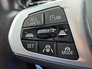 BMW IX3 M SPORT pakket 80 kWh, panoramadak, SOH 98,2 %,vol opties, 1 e eigenaar,conjac sport leder, Origineel NL auto met nap / 32