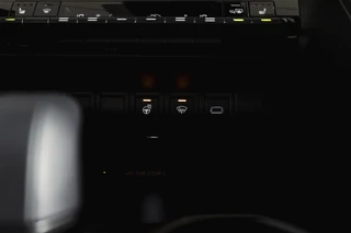 Toyota C-HR 1.8 Hybrid 140 Dynamic  | Dig. Cockpit | Adapt. Cruise | Winterpakket | PDC | Camera | NAV + App. Connect | ECC | DAB | LM 18" | 2989 / 28