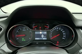 Opel Grandland X 1.2 Turbo Business Executive 130pk | Automaat | Navigatie | Camera | Climate Control | Stoel- Stuurverwarming | Cruise Control | AGR Stoelen / 21
