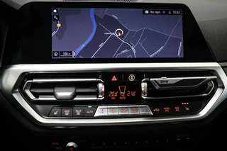 BMW 2-serie Coupé M240i xDrive High Executive | SCHUIFDAK | HARMAN KARDON | HEAD UP | DRAADLOZE LADER / 45