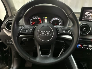 Audi Q2 30 TFSI Epic LED Navigatie Parkeersensoren Climate Control / 8