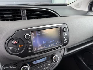 Toyota Yaris 1.5 Hybrid Dynamic / Invalide Auto / Cam / Navi / 24