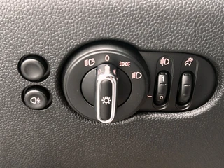 MINI Electric MINI Electric Collection 33 kWh | SOH 96% | Dealer Onderhouden | Panoramadak | Camera | Carplay | Stoelverwarming | / 17