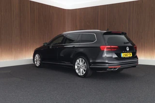 Volkswagen Passat Variant 1.5 TSI 150pk DSG 2x R-Line Panoramadak Leder Camera Stoelverwarming Virtual Cockpit / 9
