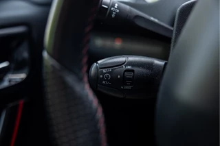 Peugeot 2008 1.2 PureTech GT-line  | Distributie riem V.V. | Carplay | Parkeersens. / 39