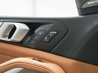 BMW X5 xDrive50e M-Sport Panoramadak | Massage | Harman Kardon / 12