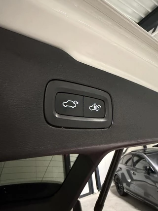Volvo V60 2.0 T6 Recharge AWD R-Design Pano Leer Camera NAP / 29