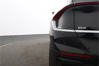 Kia EV6 Light Edition 63 kWh - SOH 99,7%  - Navigatie - Adaptive Cruise Control - Stoel/Stuur verwarming - Apple Carplay/Android Auto - Fabrieksgarantie tot 02-2032 / 55