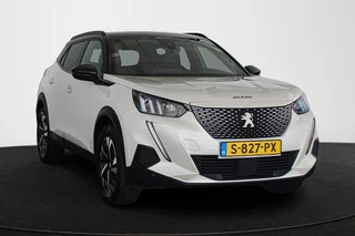 Peugeot e-2008 EV GT 50 kWh Achteruitrijcamera Apple Carplay Dodehoek LED Koplampen / 2
