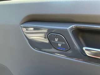 Kia EV9 GT-line AWD 99,8 kwh 7 zits | 385 PK | Geventileerde/verwarmde stoelen | Wireless Carplay & Android auto | 2.500 kg trekgewicht | Meridian | Fabrieksgarantie t/m 19-6-2033 +3x 1 jaar*  | NAP / 29