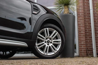 MINI Countryman 1.5 Cooper Essential | 1e eigenaar | NL auto | Driving Assistant | Camera | Sportstuur | Keyless entry | Stoelverwarming | LED | Carplay | DAB | Navigatie | PDC / 47