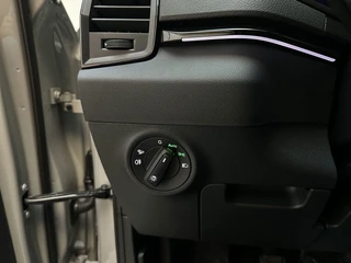 Skoda Karoq 1.5 TSI 150pk ACT Sportline Business Camera Stoelverwarming Sfeerverlichting / 25