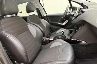 Peugeot 2008 1.2 PureTech 130pk Blue Lease Allure | Panorama Dak | DAB+ | Navigatie | Climate Control | Cruise Control | Achteruitrijcamera |LichtMetalen Velgen met All Seasonbanden / 11