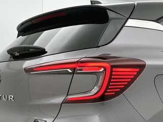 Renault Captur E-Tech full hybrid 145 techno  | CAMERA | NAVI GROOT / 32