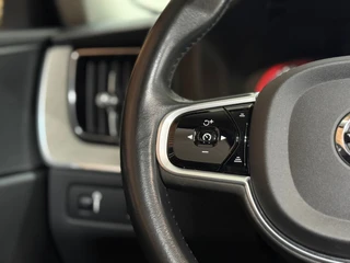 Volvo XC60 2.0 T5 Inscription | 250PK | Automaat | Leder | Camera | Trekhaak | Pano | Navi | 12,3” Digitaal Display / 29