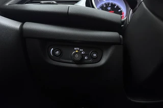 Opel Insignia Grand Sport 1.5 Turbo Business Executive | Climate Control | Camera achter | OPC Line pakket | AGR stoelen | Stoel- en stuurverwarming | Keyless Entry & Start | Navigatie / 30