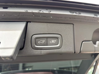 Volvo XC60 T6 Plus Dark Recharge AWD Trekhaak | 360 | H/K | Pano | Memory / 28