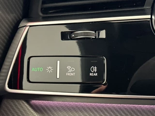 Audi RSQ8 4.0 TFSI RS Q8 Quattro Panoramadak | Luchtvering | 23'' L.M. Velgen / 27
