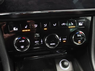 Škoda Superb Combi 1.4 TSI iV Sportline Business | Trekhaak | Camera | Stoel/Stuur Verwarming | Carplay | Navigatie | Climatronic | 19 Inch | 39.084 Km !! / 11