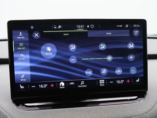 Škoda Enyaq iV 60 180 Pk | Panoramadak | Crystal Light LED | Stuur- en Stoelverwarming | Privacy Glass | Camera | 21 Inch / 31