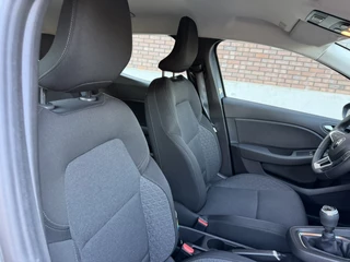 Renault Clio 1.0 TCe / Navigatie / Apple CarPlay - Android / 1e Eigenaar / ALL-Season banden / Cruise Control / PDC met optische w / 16