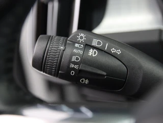 Volvo XC40 1.5 T3 Momentum Pro | Elek. wegklapbare trekhaak / 40