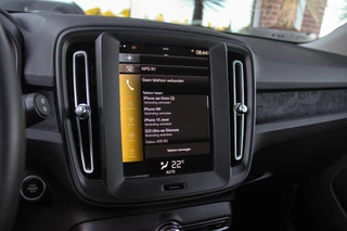Volvo XC40 1.5 T2 Momentum Core | 1e eigenaar | NL auto | Navigatie | Cruise control | Bluetooth | LED | Parkeersensoren | Bluetooth | Botsherkenning | Rijstrooksensor / 25