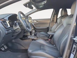 Kia ProCeed 1.5 T-GDi GT-Line | Stoel en stuurverwarming | Navigatie | Elektrische achterklep | Camera | Climate control | Apple Carplay / Android Auto | / 17
