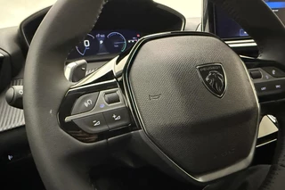 Peugeot 208 1.2 Hybrid 110 e-DCS6 Allure | 360° Camera | Navigatie | Apple Carplay & Android Auto | 16'' LM Velgen | Climate Control / 18