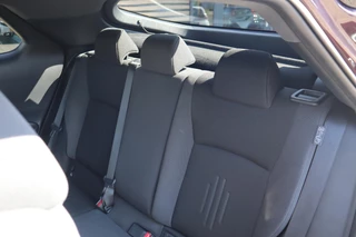 Toyota C-HR 1.8 HYBRID 140 DYNAMIC NL-AUTO 1E-EIG CAMERA PARK-SENSOREN KEYLESS BSM LED APPLE/ANDROID 18'' LM-VELGEN / 17