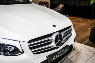 Mercedes GLC-klasse 350e 4MATIC AMG Premium Plus|Pano|verkoeling|Trekhaak|Leder / 20