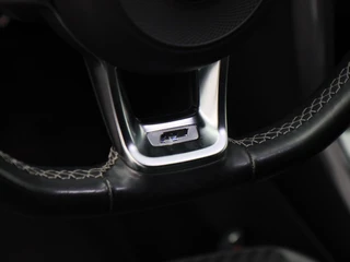 Volkswagen T-Roc 1.5 TSi 150 Pk Automaat Sport Business R-Line | Full LED | Adaptive Cruise | Carplay | Stoelverwarming | LED | Camera | Airco | 19 Inch / 23