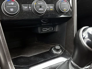 Volkswagen T-Roc 1.0 TSI Style | Adaptive cruise control | Stuur & Stoelverwarming | Camera | CarPlay / 34