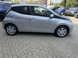 Toyota Aygo 1.0 VVT-i x-play NL-AUTO EL-RAMEN CAMERA NAVI BLUETOOTH AIRCO AUTOMAAT / 5